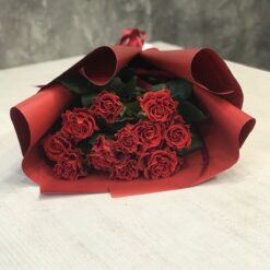 Букет из 11 красных роз "Эльторо" 60 см