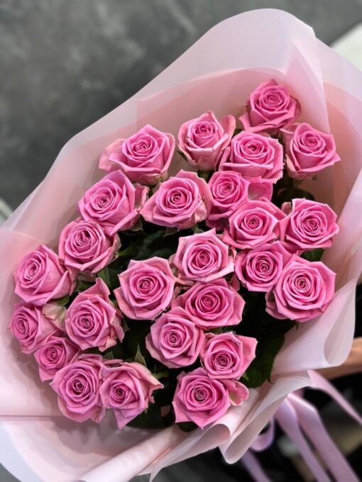 Букет з 25 рожевих троянд "Aqua" 60 см