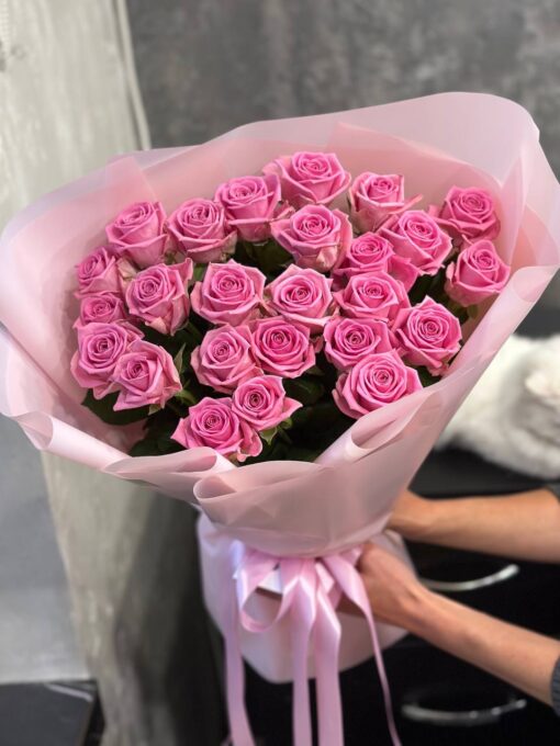 Букет з 25 рожевих троянд "Aqua" 60 см