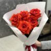 Букет з 5 червоних троянд 