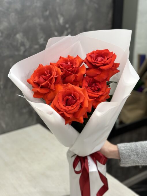 Букет з 5 червоних троянд "Nina" Еквадор