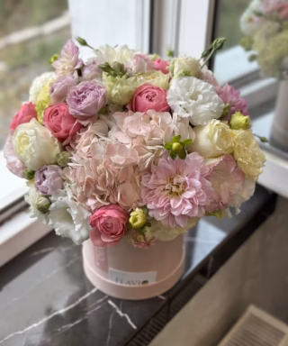 Hat Box - Pink "S"