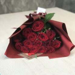 Букет из 15 красных роз Гран При - 70 см