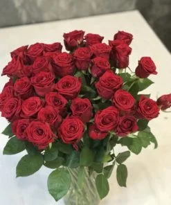 Букет из 19 или 35 красных роз "Red Naomi" 50 см