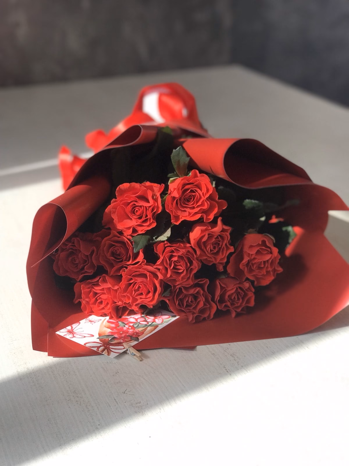 15 красных роз