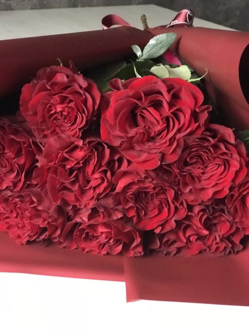 Букет из 11 или 15 красных роз "Hearts" 60 см