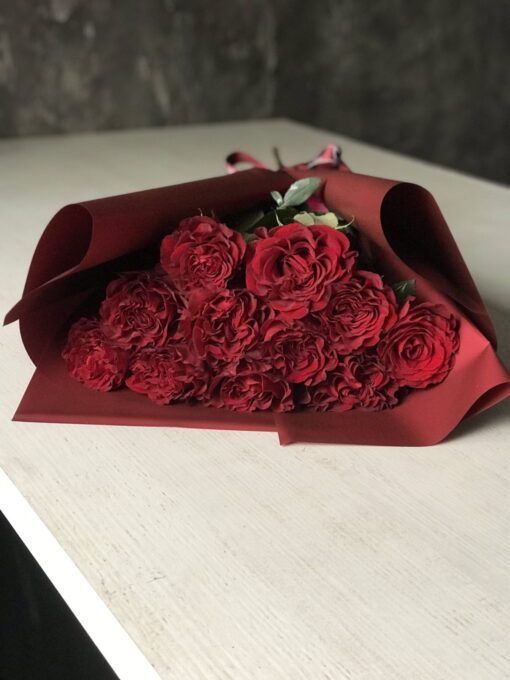 Букет из 11 или 15 красных роз "Hearts" 60 см