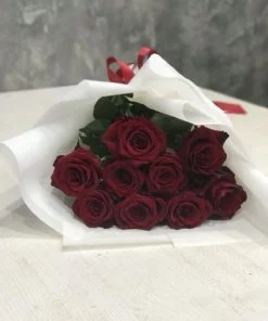 Букет 9 красных роз "Explorer" Эквадор 60 см