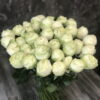 Букет з 15 білих піоновидних троянд 
