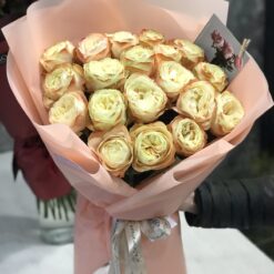 Букет из 9 или 19 пионовидных роз 