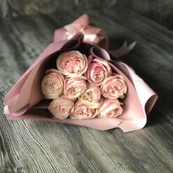 Букет из 7 пионовидный роз 