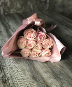 Букет из 7 пионовидный роз 