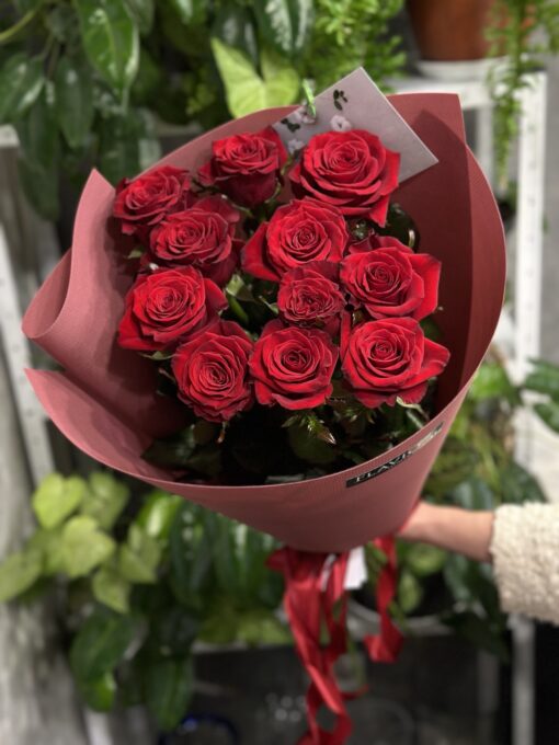 Букет з 11 червоних троянд "Престиж" 100 см