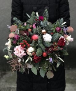 Winter Hat Box - Christmas Flowers