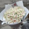 Букет з 21 піоноподібних троянд 