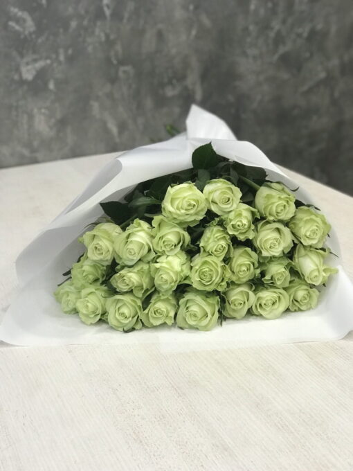 Букет из 25 белых роз "Noelle" 70 см