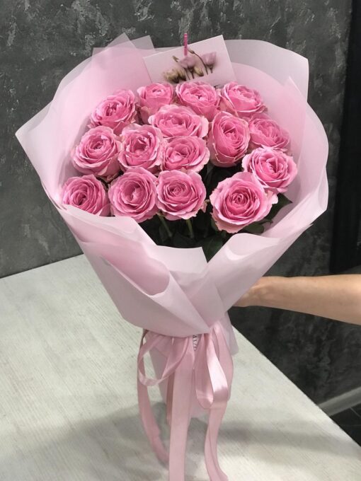 Букет з 15 рожевих троянд "Wham"