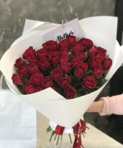 Букет из 15 или 25 красных роз "Madam Red" 50 см