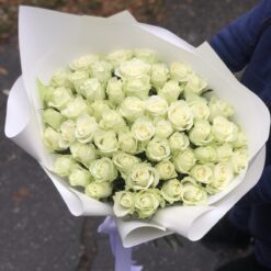 Букет з 35 або 55 білих троянд 