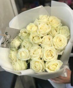 Букет из 21 или 35 белых роз Аваланч 70 см