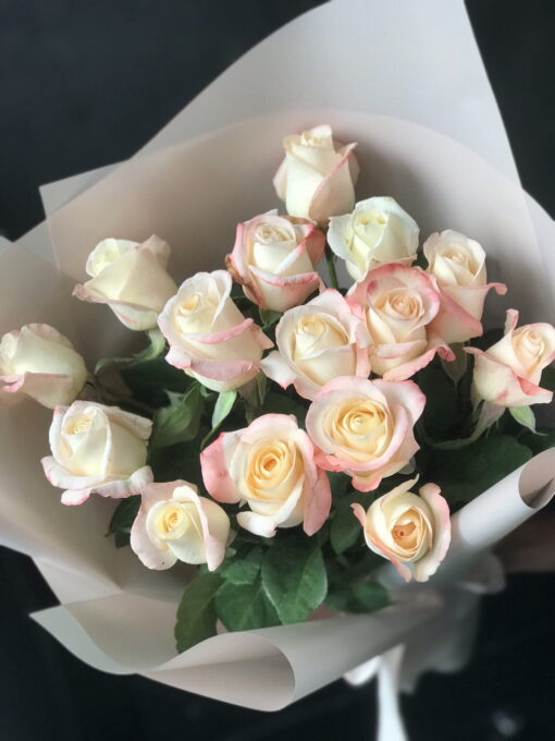Букет з 15 або 25 троянд "Pearl"