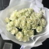 Букет з 25 білих троянд 
