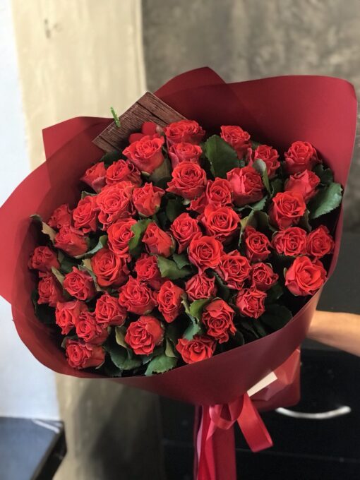 Букет з 51 червоної троянди "Ельторо"