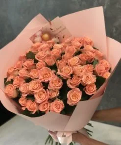 Букет з 35 коралових троянд "Міс Піггі"