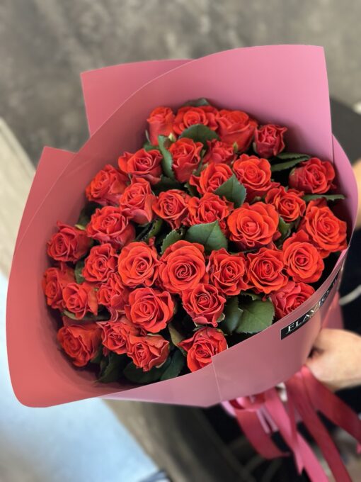 Букет з 35 червоних троянд "Ельторо" 50 см