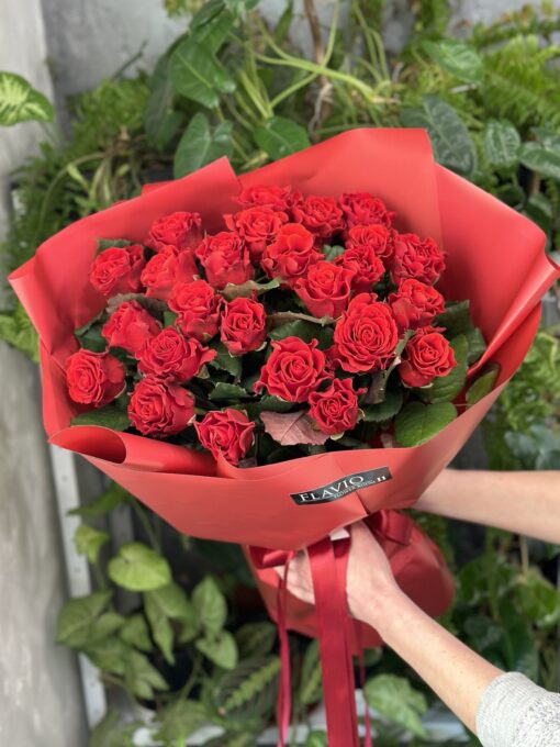 Букет з 25 червоних троянд "Ельторо" 50 см