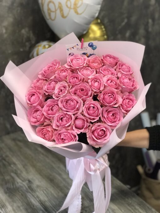 Букет з 25 рожевих троянд "Wham"
