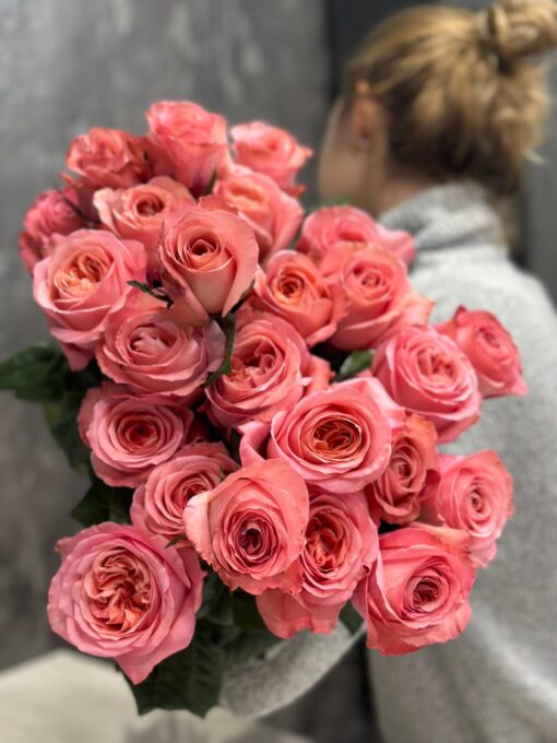 Букет з 21 піоноподібної троянди "Pink Expression" Еквадор