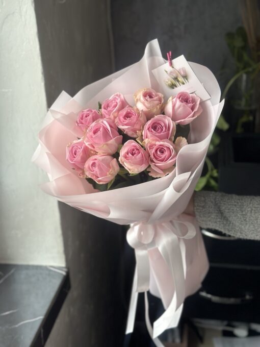 Букет з 15 рожевих троянд "Heidi"