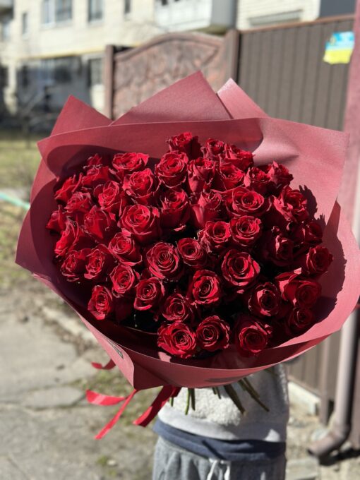 Букет з 51 червоної троянди "Freedom" 60 см