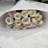 Букет з 15 попелястих троянд 