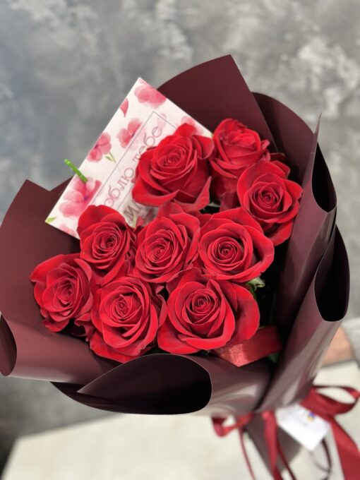 Букет з 11 червоних троянд "Freedom" Еквадор 60 см