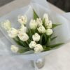 Букет з 15 або 21 піоновидних білих тюльпанів