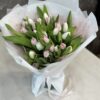 Букет з 25 білих та рожевих тюльпанів