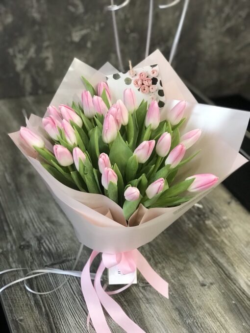Букет з 25 рожевих тюльпанів