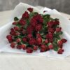 Букет з 9 гілок червоних кущових троянд