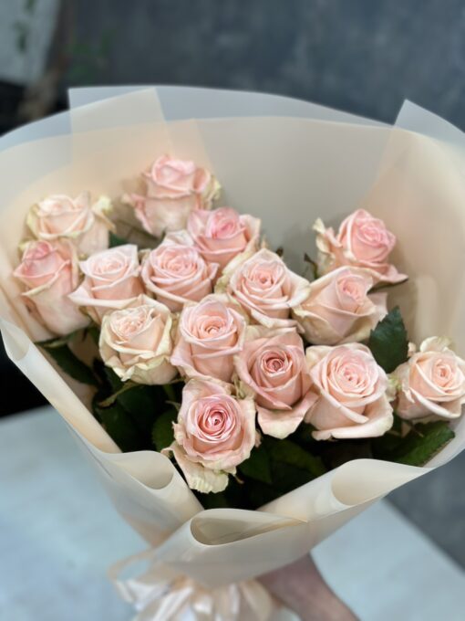 Букет з 15 кремових троянд "Kimberly" 70 см