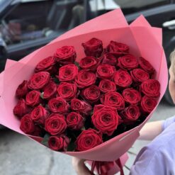 Букет з 41 червоних троянд 