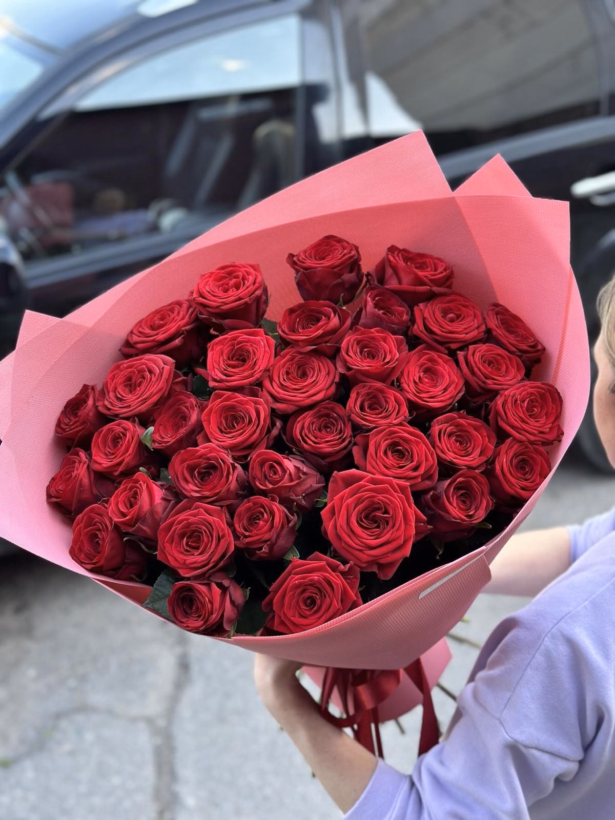 Букет з 41 червоних троянд "Red Naomi" 70 см