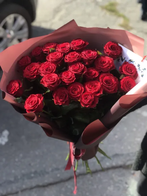 Букет з 25 червоних троянд "Red Eagle" 60 см
