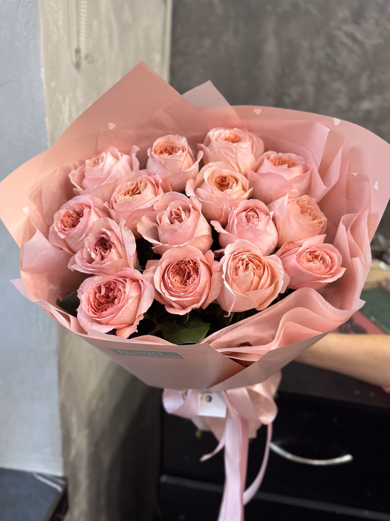 Букет з 15 піоноподібних троянд "Pink Expression" Еквадор