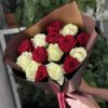 Букет з 15 червоно-білих троянд 60 см
