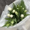 Букет з 15 або 25 білих піоноподібних тюльпанів