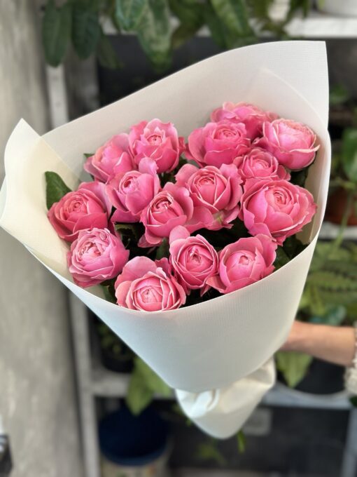 Букет з 15 піоноподібних троянд "Silva Pink"