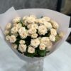 Букет з 15 або 35 гілок кущових кремових троянд 