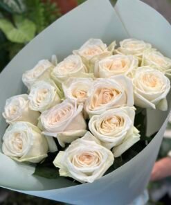 Букет з 7 або 15 піоноподібних троянд "White O'Hara"